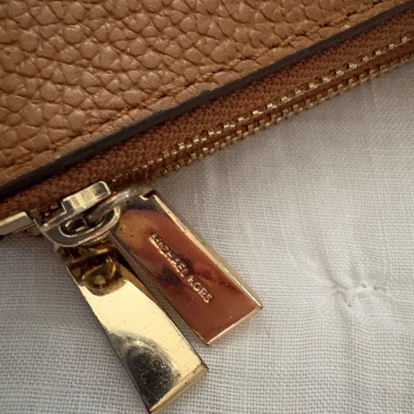 Michael Kors  Jet Set Tan and Gold Wristlet - Picture 4 of 4